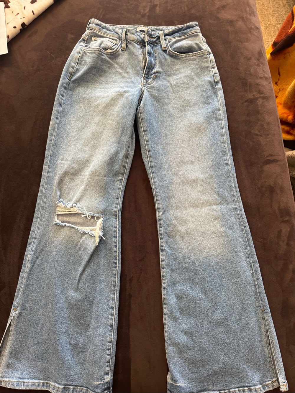 Forever 21 Light Blue Straight-Leg Jeans with Distressed Knee